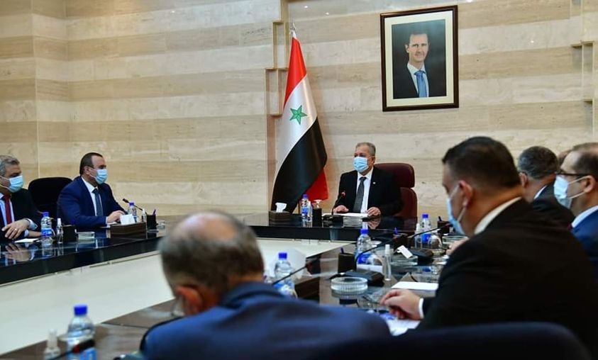 مجلس الوزراء: التعاطي بحزم مع كل من يحتكر أو يضارب على المواد الأساسية بهدف رفع أسعارها