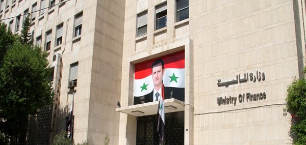 «المالية» تنفذ أكثر من 95 ألف عقد بيع بقيمة 2718 مليار ليرة