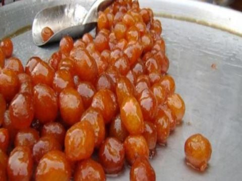 كيلو العوامة بـ10 آلاف ليرة.. 80 بالمئة الارتفاع بأسعار الحلويات