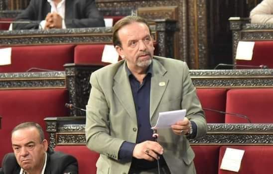 الحكومة ترد على الصحفيين …. للتريث