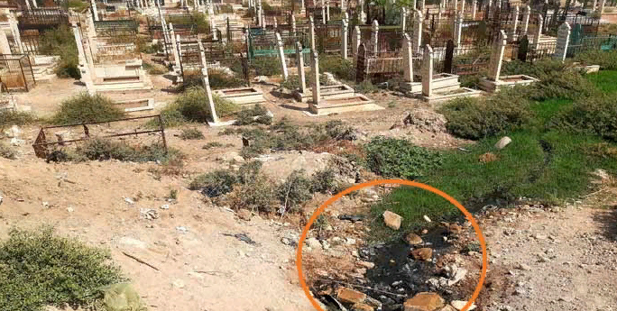 صرف صحي بين القبور !.. مدير الصرف الصحي : لم نكن نعلم بالمشكلة لكنها ستُحل