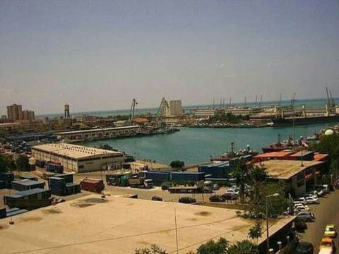 نحو 640 سفينة أمّت المرافئ السورية منذ بداية 2022