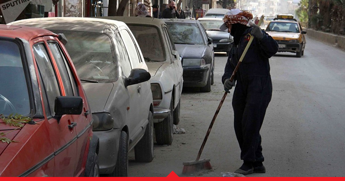 لأول مرة في سورية.. الحكومة تعين 38 عاملة نظافة في شوارع حماة ومجلس المحافظة يعلق : "نؤمن بالمساواة بين الرجل والمرأة لكن ليس بمثل هذه الوظائف"