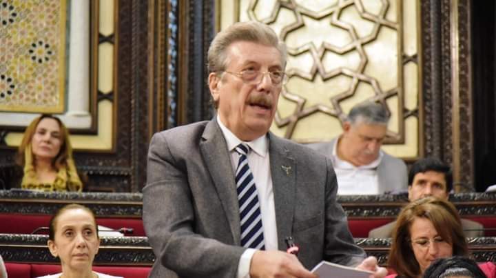 عضو مجلس شعب يتوقع زيادة في أسعار المشتقات النفطية