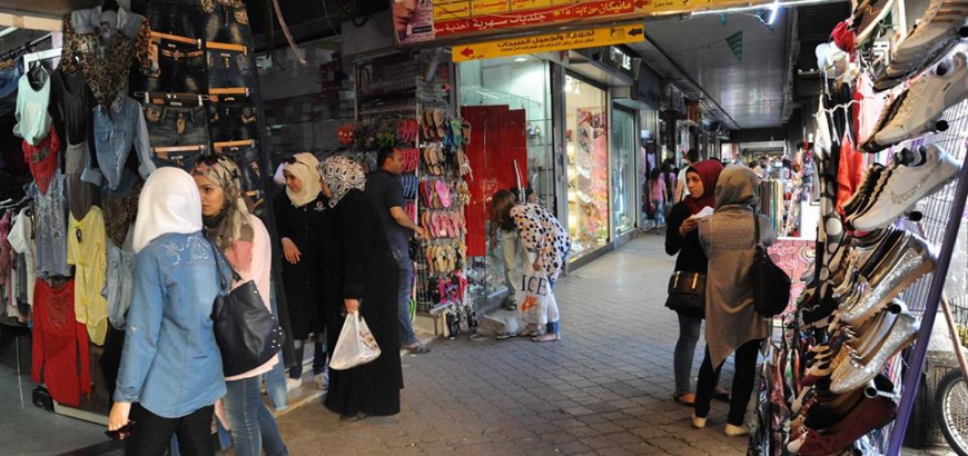 محلات تجارية عريقة تغلق أبوابها…عضو غرفة تجارة دمشق : الضغط على التجار والصناعيين يدفعهم للاستثمار خارج سورية