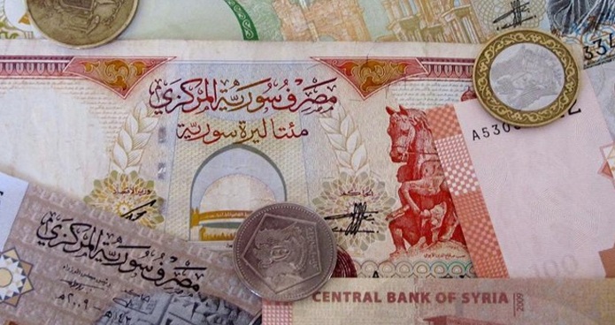 الفئات النقدية الصغيرة تغيب عن الأسواق والتجار يرفضونها … استاذ جامعي : الفئات الصغيرة لم تعد لها قيمة والمصرف المركزي يبرر عدم إصدار فئات أكبر بالسعي لاستبدال الدفع النقدي بالإلكتروني
