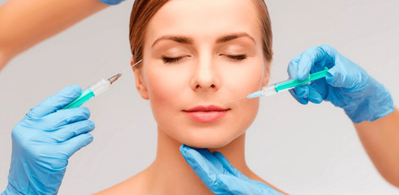 أطباء تجميل ينشرون صور مرضاهم عـ.اريين.. نقابة الأطباء: يتم توجيه إنذار للطبيب