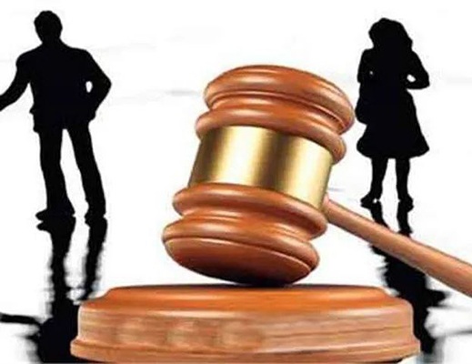 الاستخدام الخاطئ لوسائل التواصل الاجتماعي يزيد حالات الطلاق