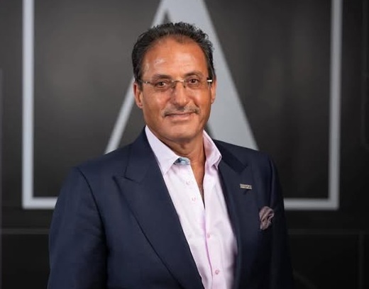 التقى كبار المسؤولين
