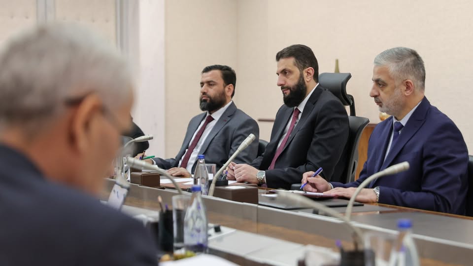 اجتمع رئيس الجمهورية السيد أحمد الشرع مع وزير الاقتصاد والصناعة