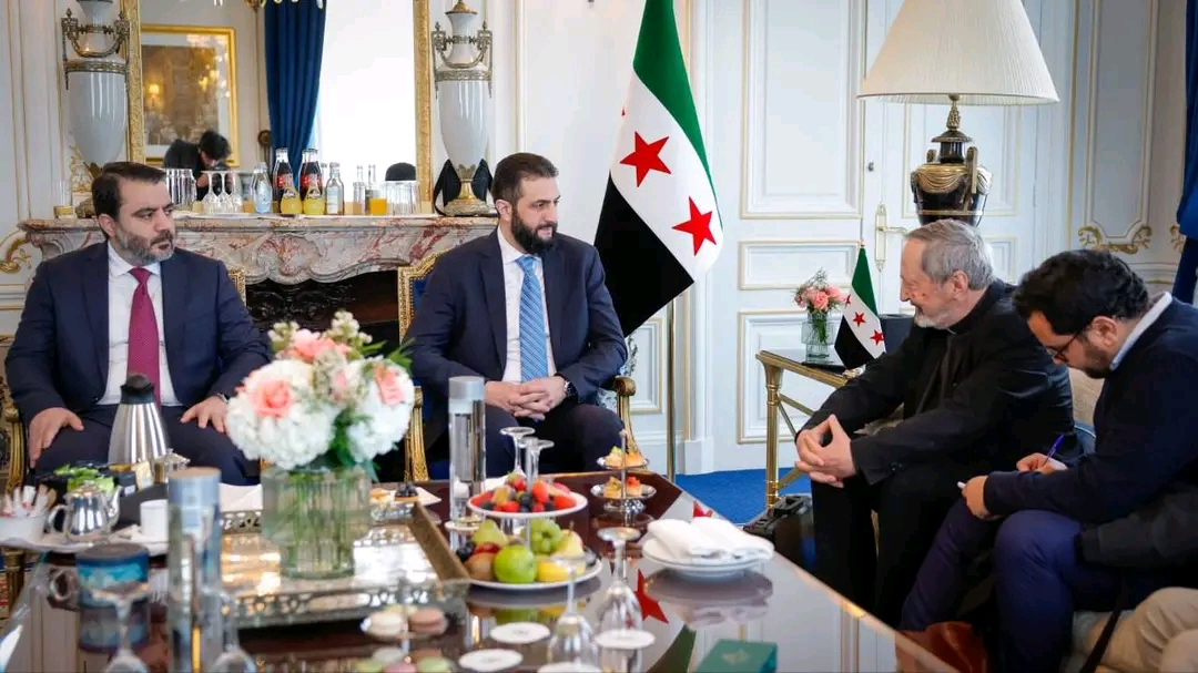 الرئيس الشرع يلتقي برئيس عمل الشرق