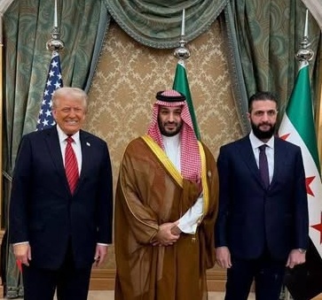 صور تذكارية عقب لقاء الرئيسين أحمد الشرع ودونالد ترامب وولي العهد السعودي الأمير محمد بن سلمان