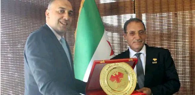 دور رجال الاعمال في اعادة بناء وطنهم