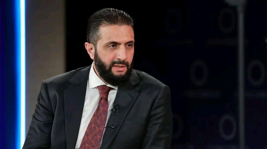 الرئيس أحمد الشرع يجري حواراً مع الجنرال ديفيد بترايوس، مدير وكالة المخابرات المركزية الأمريكية (CIA) سابقاً، وذلك ضمن فعاليات قمة كونكورديا في نيويورك