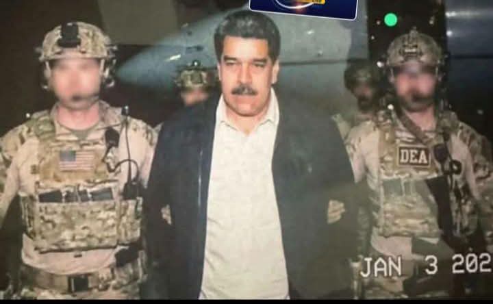 الصور الاولى للرئيس مادورو نشرها الاعلام #الامريكي بعد اعتقاله من منزله في فنزويلا فجراً